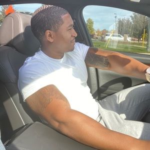 Meet your Posher, Derek